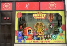 The Puppet Company celebrates 25 years of fun in Hamleys display!